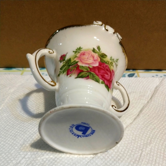 💖 Bone China Vase by Brinton (Taiwan) Roses Both Side & Gold Trim - Picture 3 of 7
